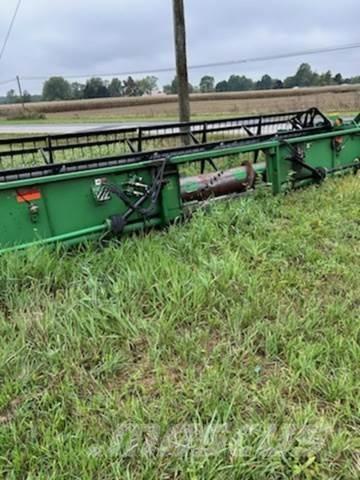 John Deere 925F Otros