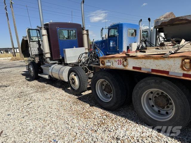 Kenworth W900L Otros