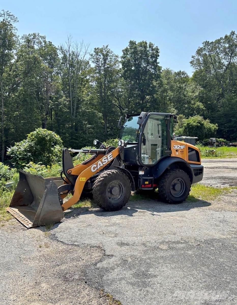 CASE 321F Cargadoras sobre ruedas