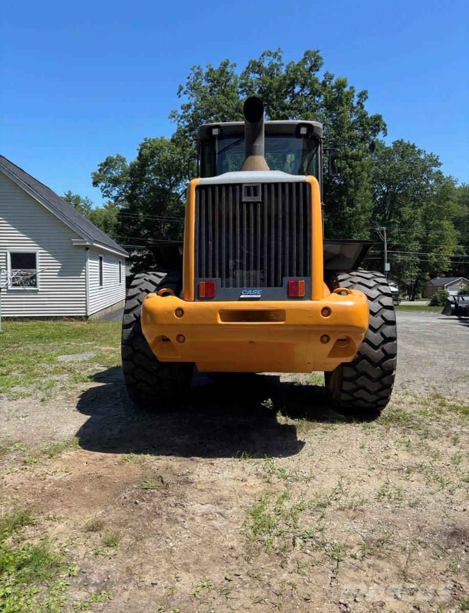 CASE 821F Cargadoras sobre ruedas