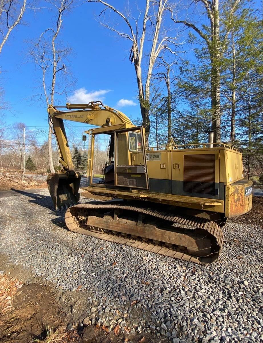 CAT 225 Excavadoras sobre orugas