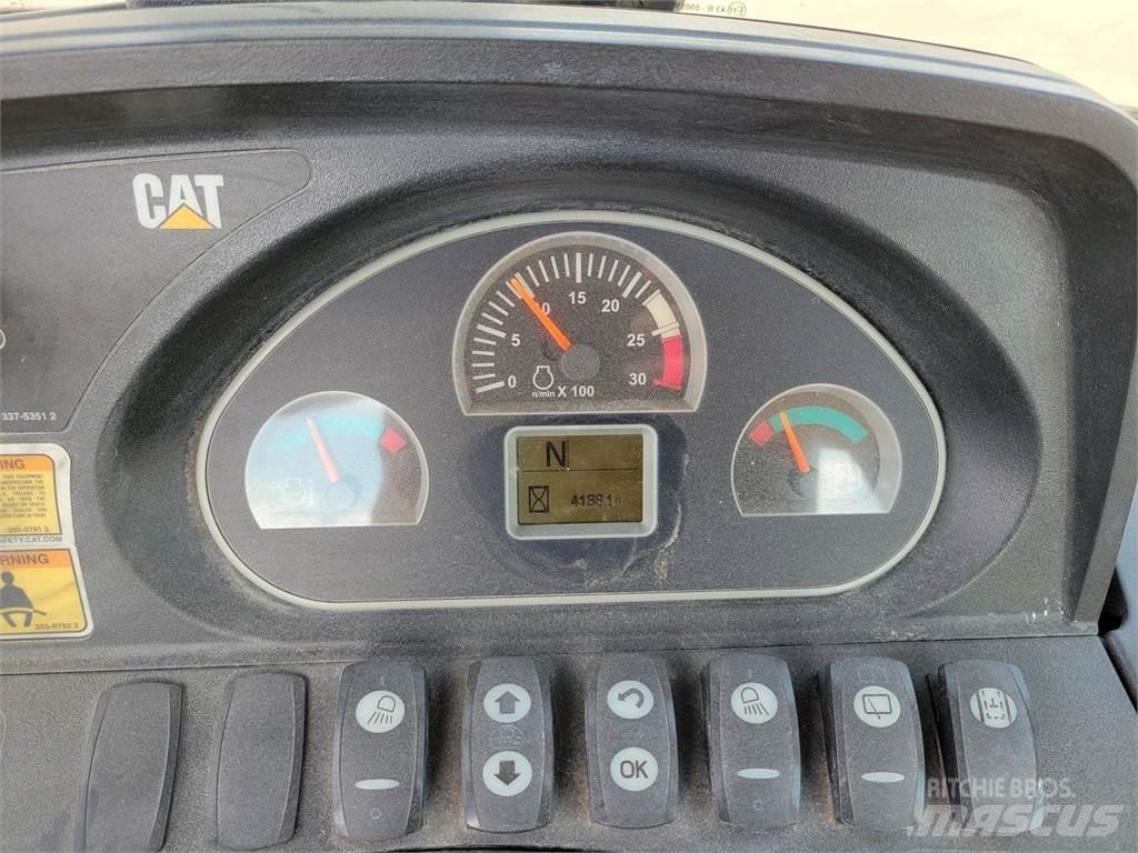 CAT 450F Retrocargadoras