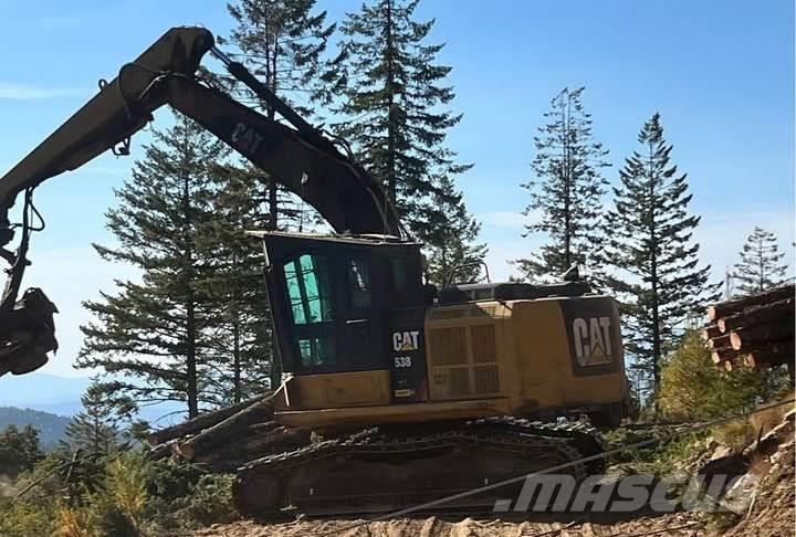 CAT 538 Grúas y cargadoras
