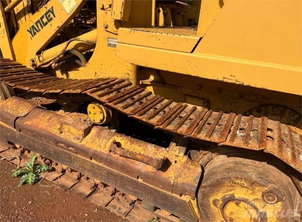 CAT 933C Buldozer sobre oruga