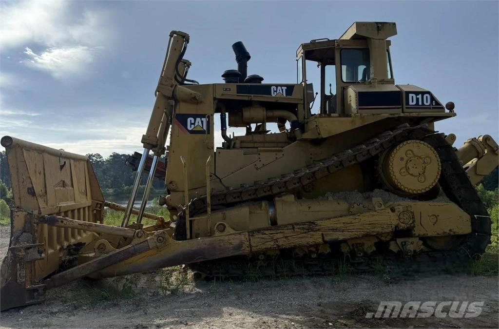 CAT D10 Buldozer sobre oruga