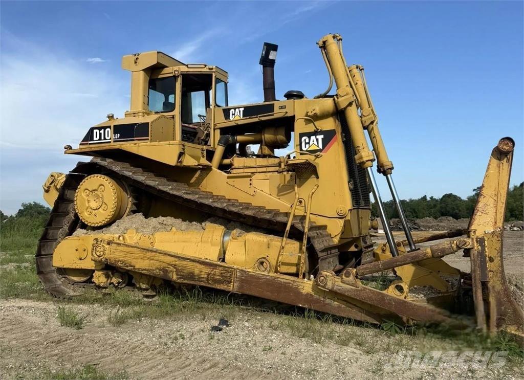 CAT D10 Buldozer sobre oruga