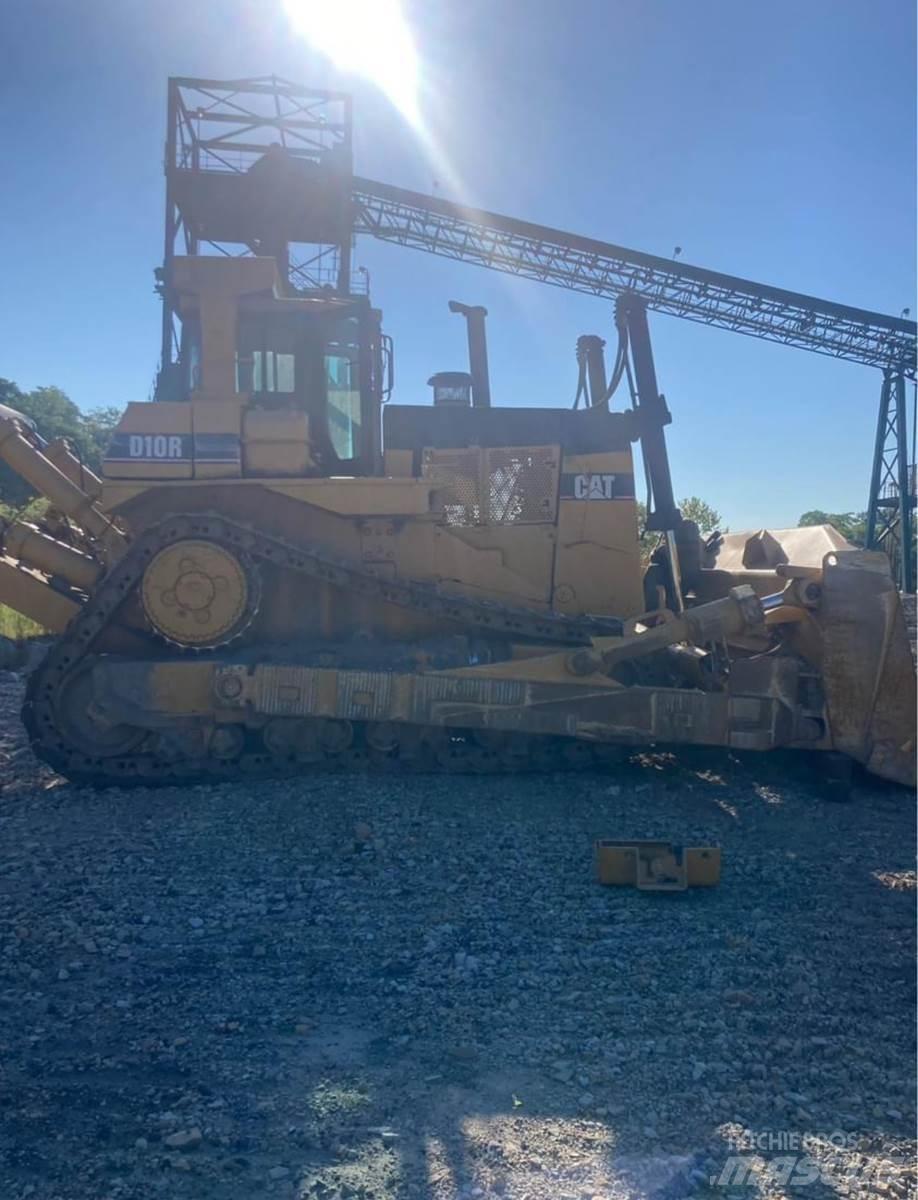 CAT D10R Buldozer sobre oruga