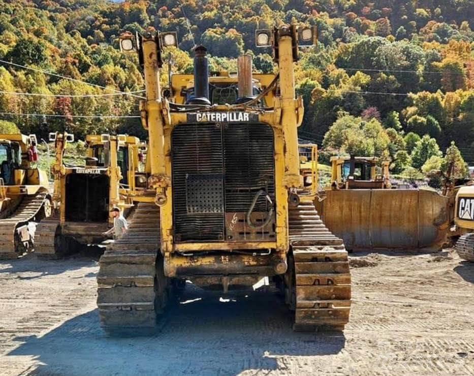 CAT D10T Buldozer sobre oruga