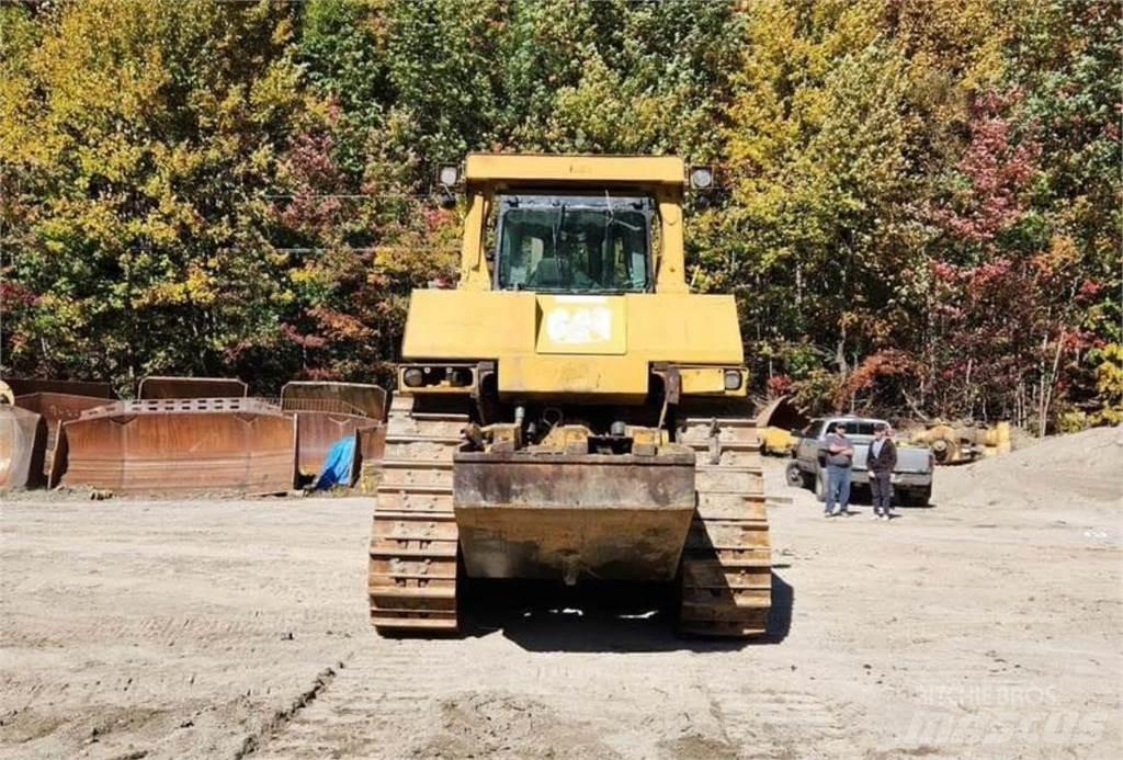 CAT D10T Buldozer sobre oruga