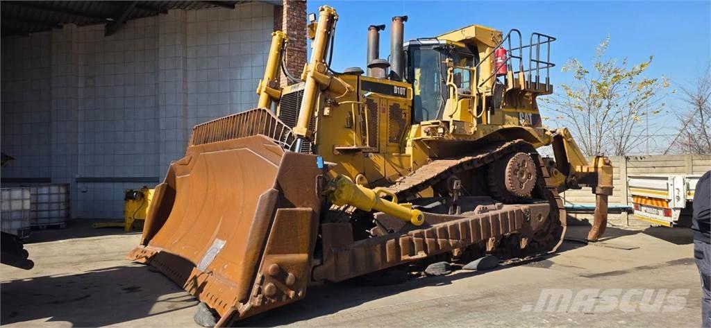 CAT D10T Buldozer sobre oruga