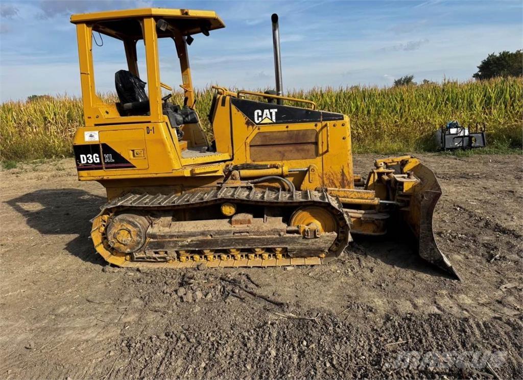 CAT D3G XL Buldozer sobre oruga