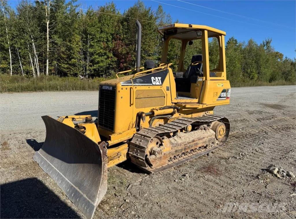 CAT D3G XL Buldozer sobre oruga