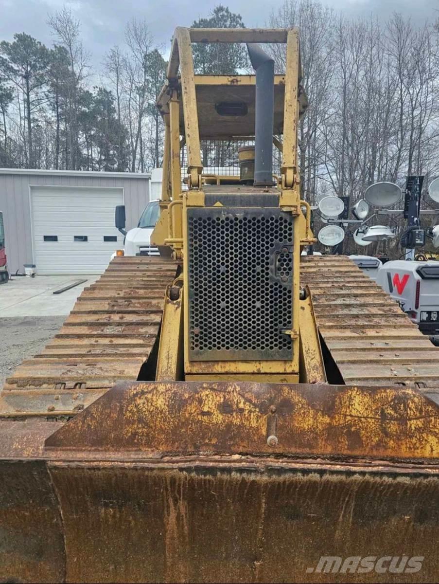 CAT D4H II Buldozer sobre oruga