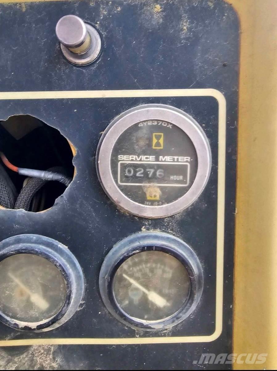 CAT D4H II Buldozer sobre oruga