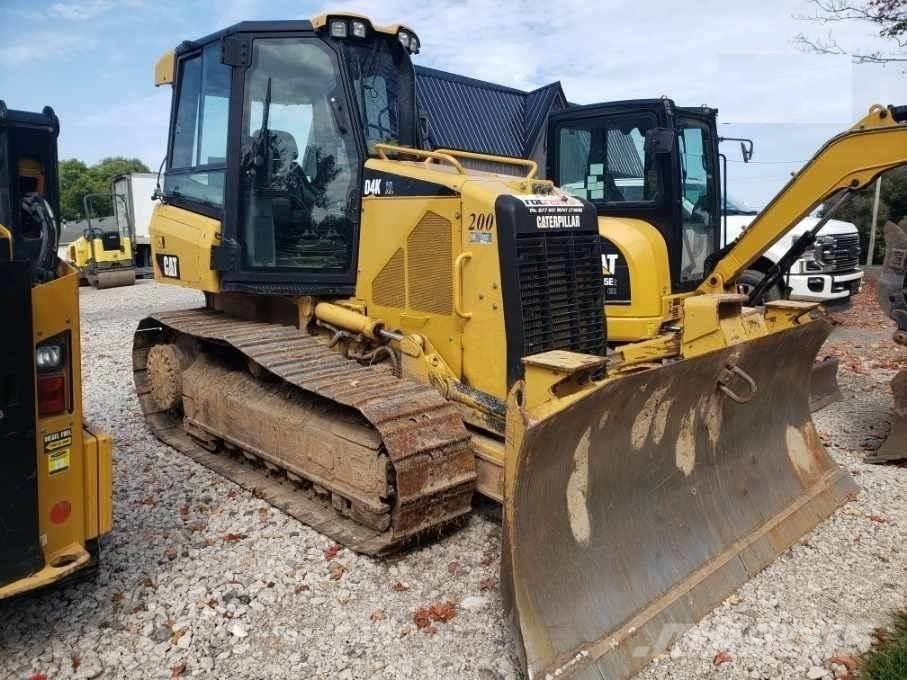 CAT D4K XL Buldozer sobre oruga