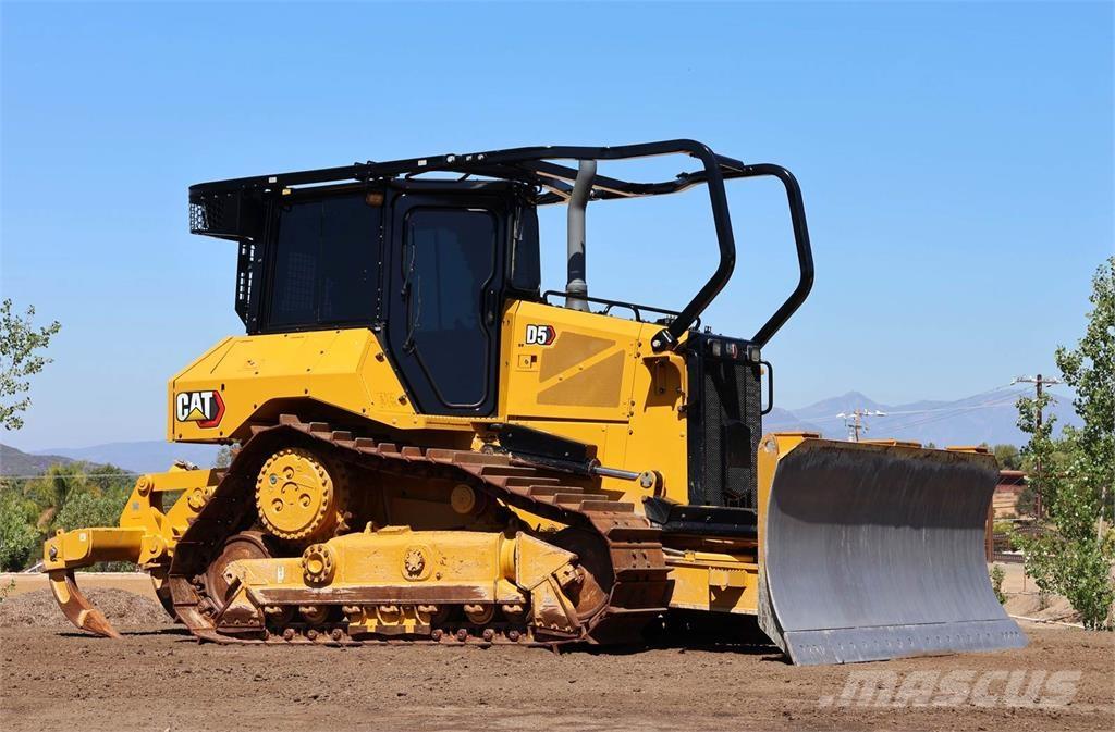 CAT D5 XL Buldozer sobre oruga
