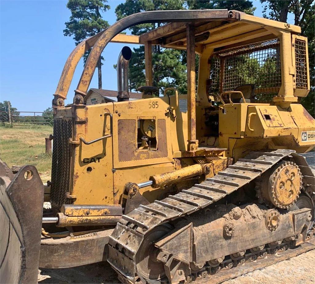 CAT D5H Buldozer sobre oruga