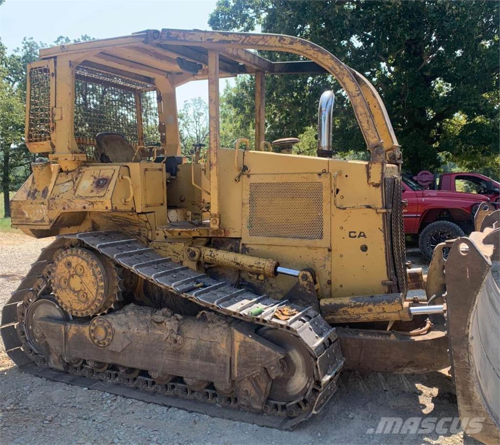 CAT D5H Buldozer sobre oruga