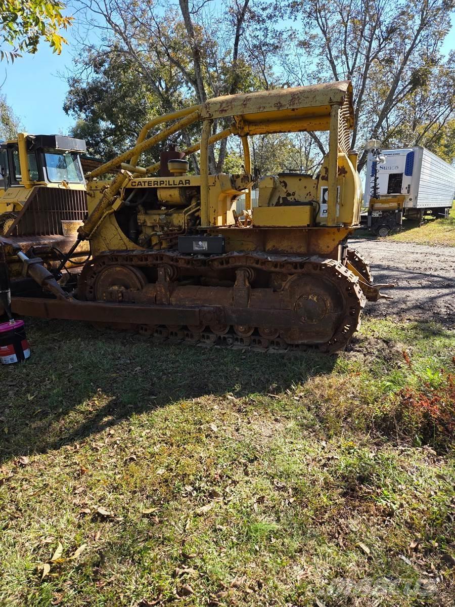 CAT D6C Buldozer sobre oruga