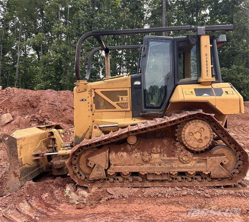 CAT D6N XL Buldozer sobre oruga