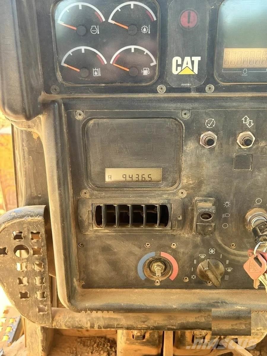 CAT D6N XL Buldozer sobre oruga