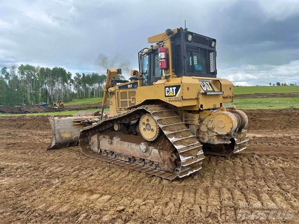 CAT D6T Buldozer sobre oruga