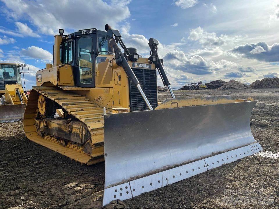 CAT D6T Buldozer sobre oruga