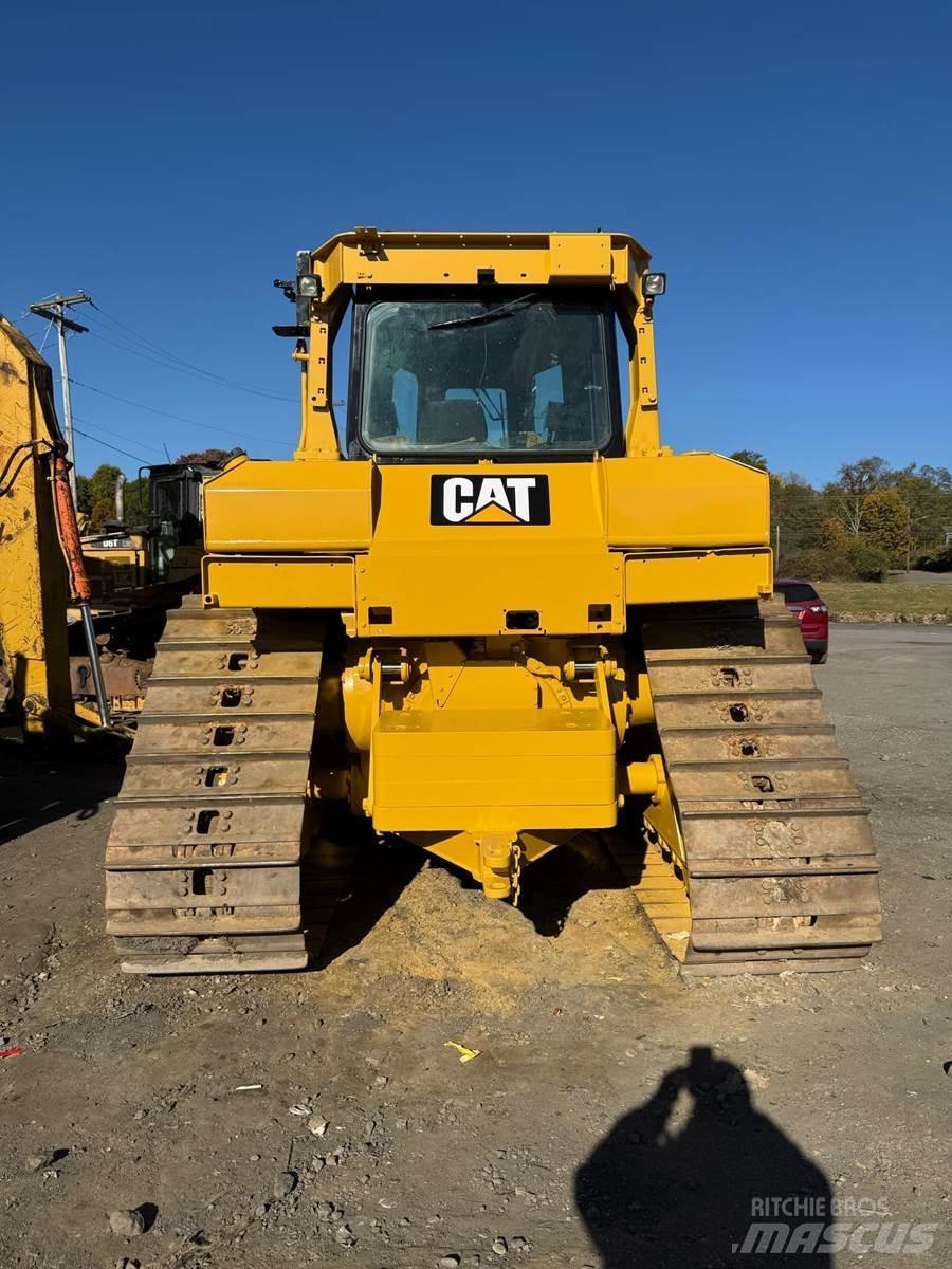 CAT D6T Buldozer sobre oruga