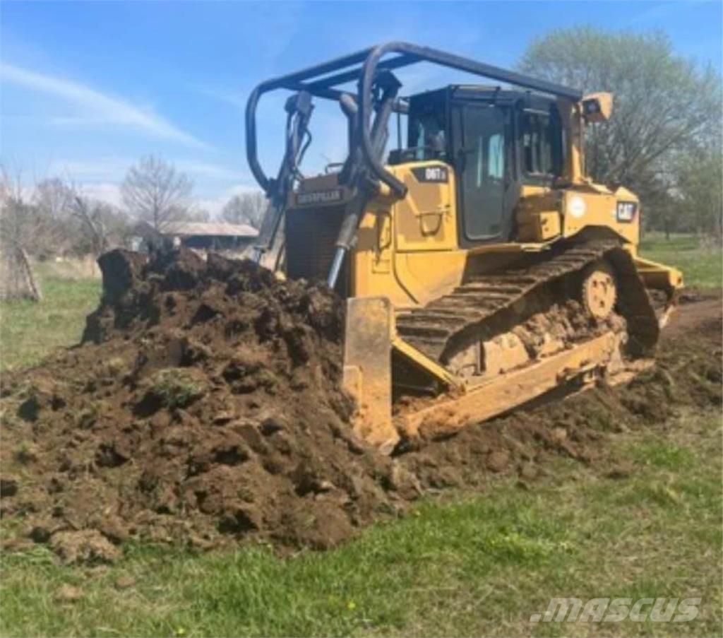 CAT D6T XW Buldozer sobre oruga