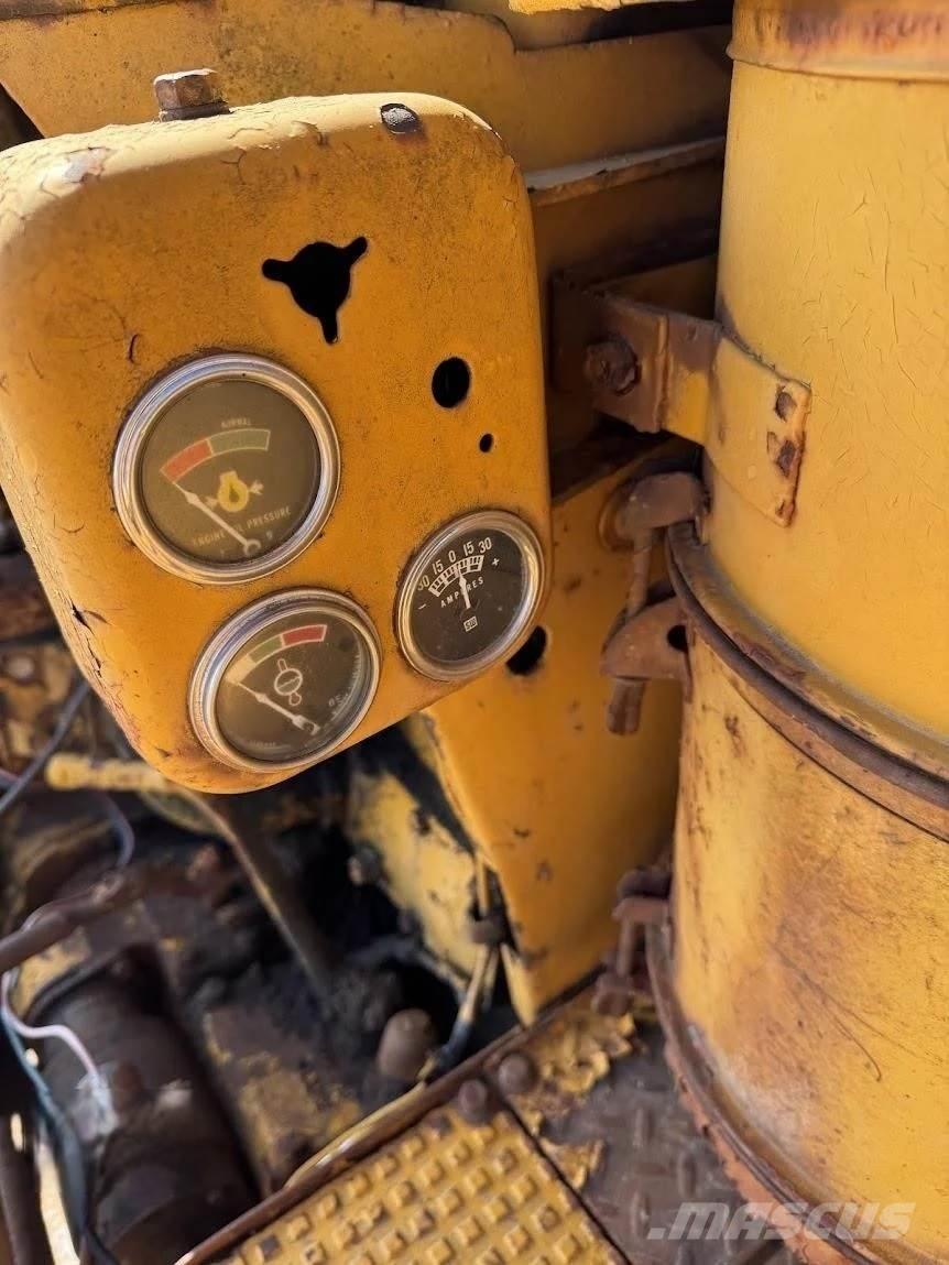 CAT D7 Buldozer sobre oruga