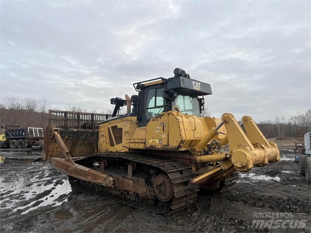 CAT D7E Buldozer sobre oruga