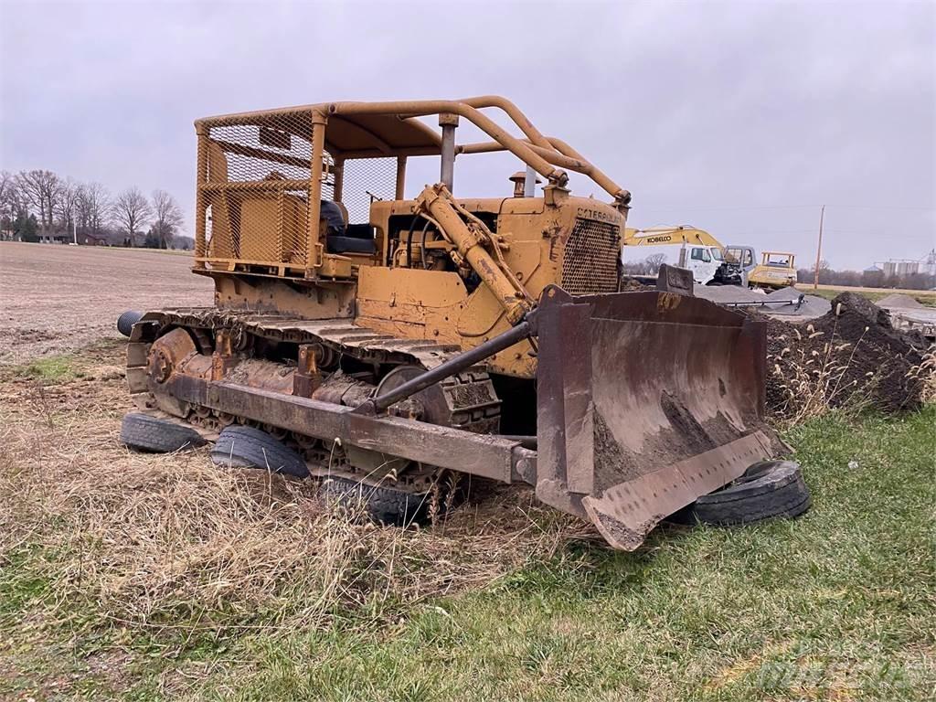 CAT D7E Buldozer sobre oruga