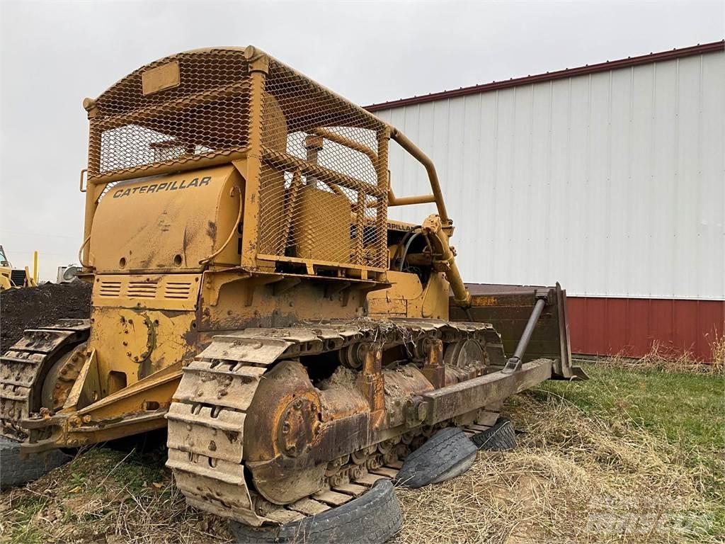 CAT D7E Buldozer sobre oruga