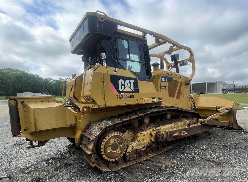 CAT D7E Buldozer sobre oruga