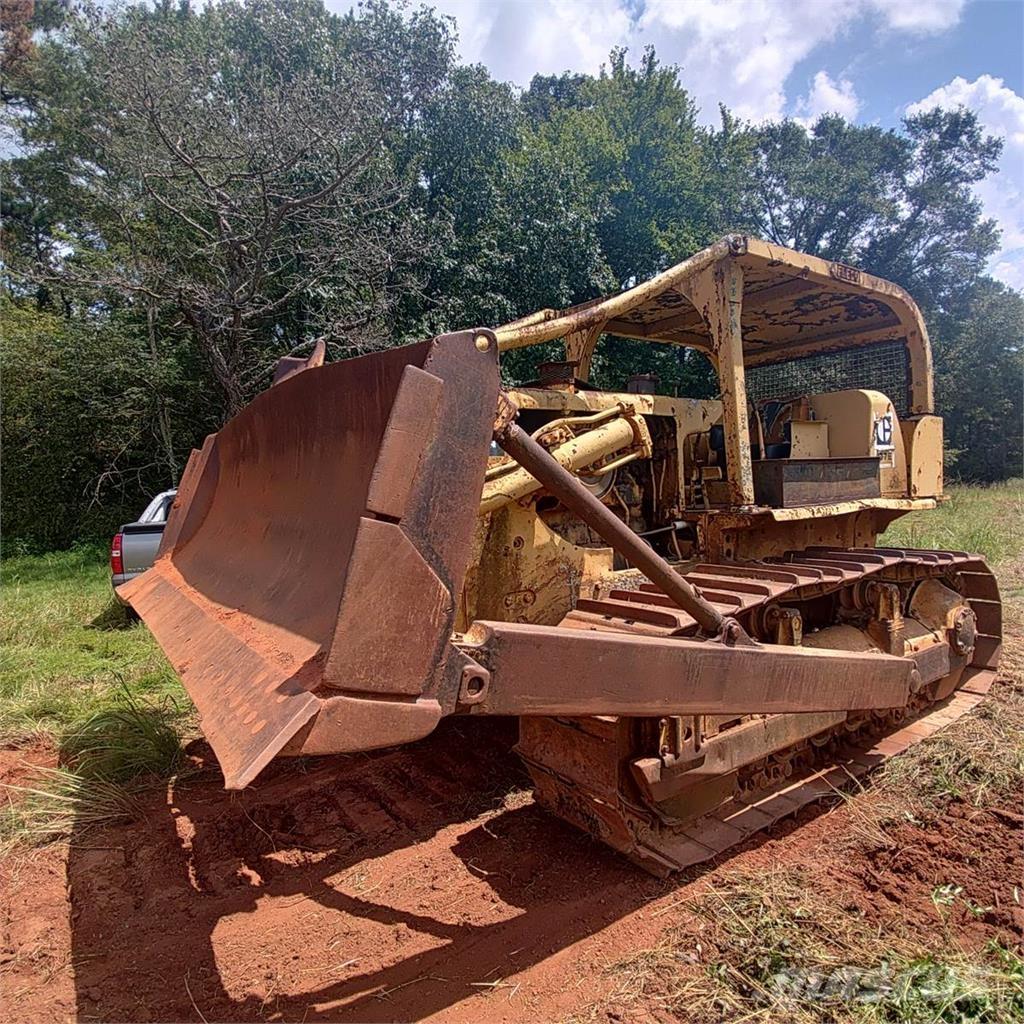 CAT D7E Buldozer sobre oruga