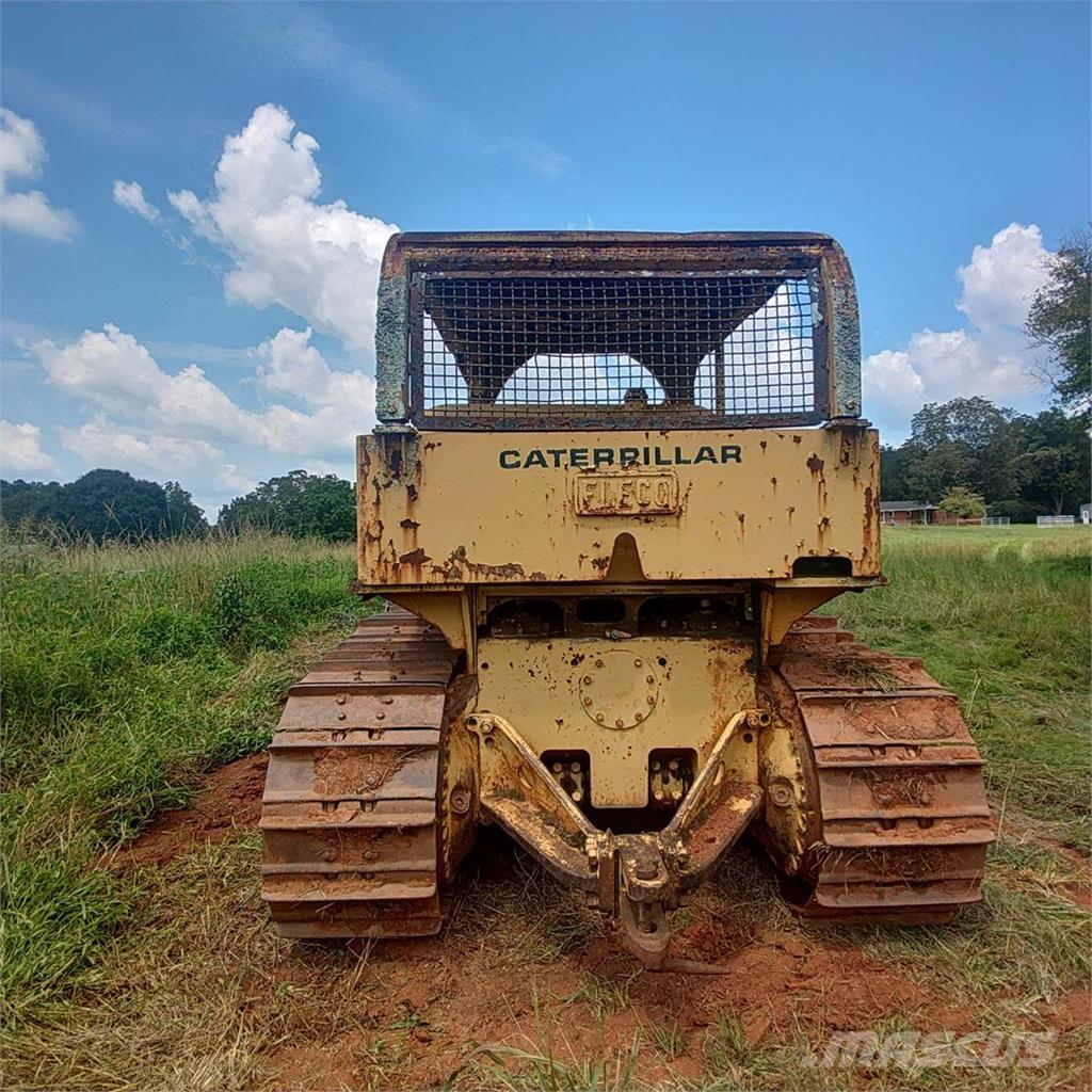 CAT D7E Buldozer sobre oruga