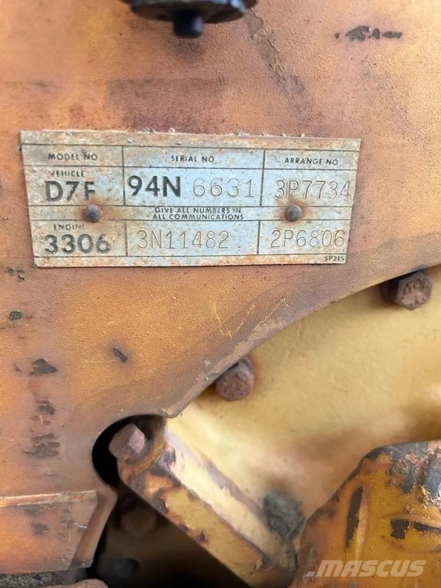 CAT D7F Buldozer sobre oruga