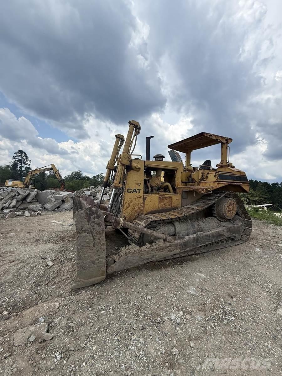 CAT D7H Buldozer sobre oruga