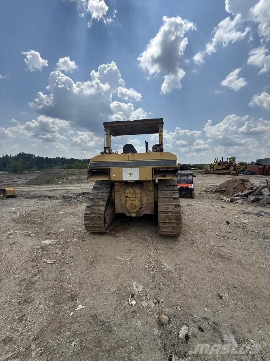 CAT D7H Buldozer sobre oruga