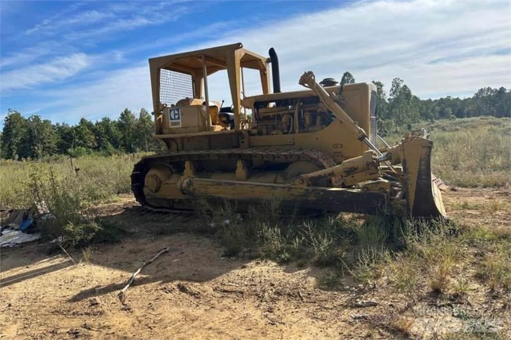 CAT D8H Buldozer sobre oruga