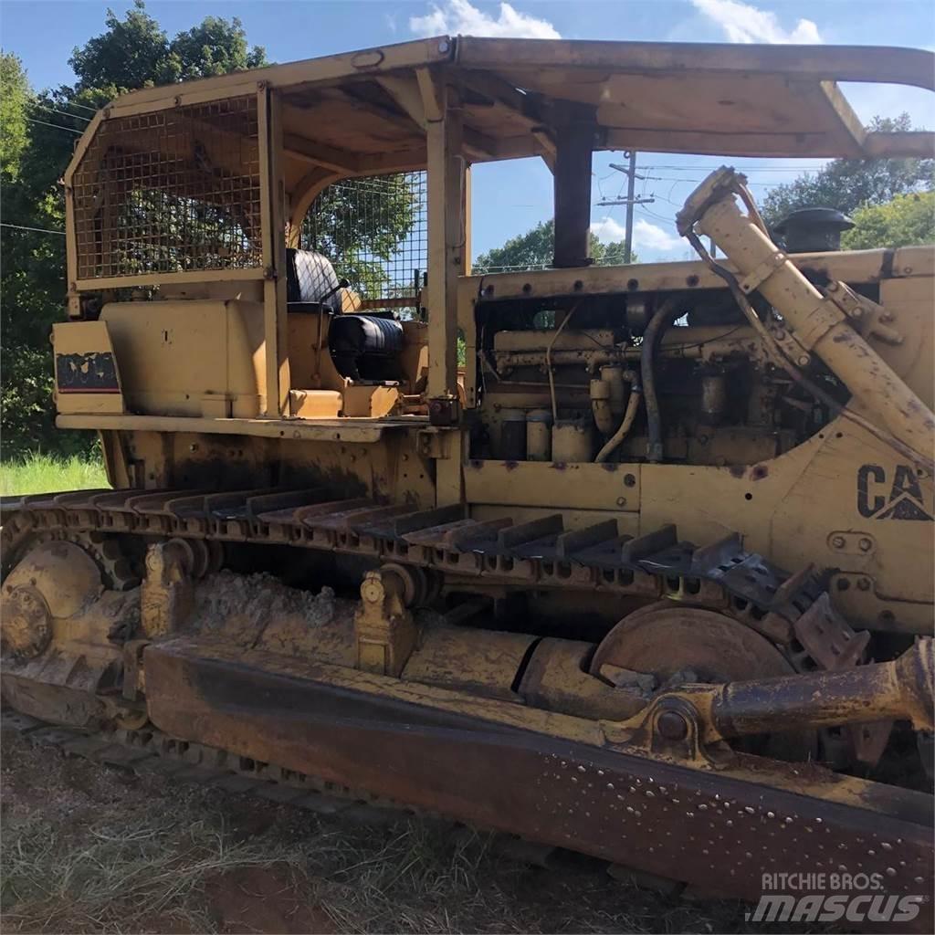 CAT D8H Buldozer sobre oruga