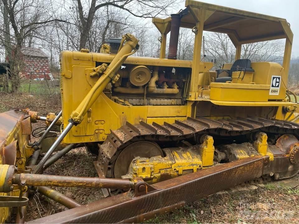 CAT D8H Buldozer sobre oruga