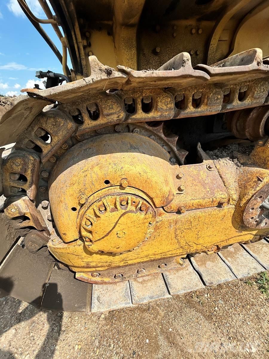 CAT D8H Buldozer sobre oruga