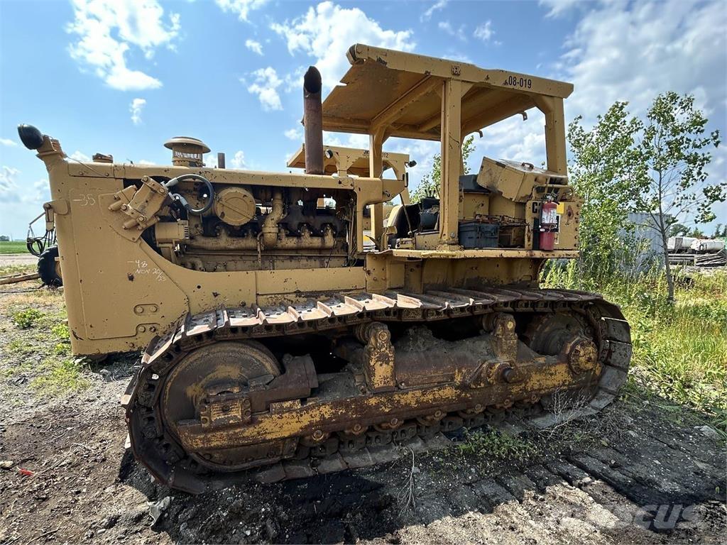 CAT D8H Buldozer sobre oruga