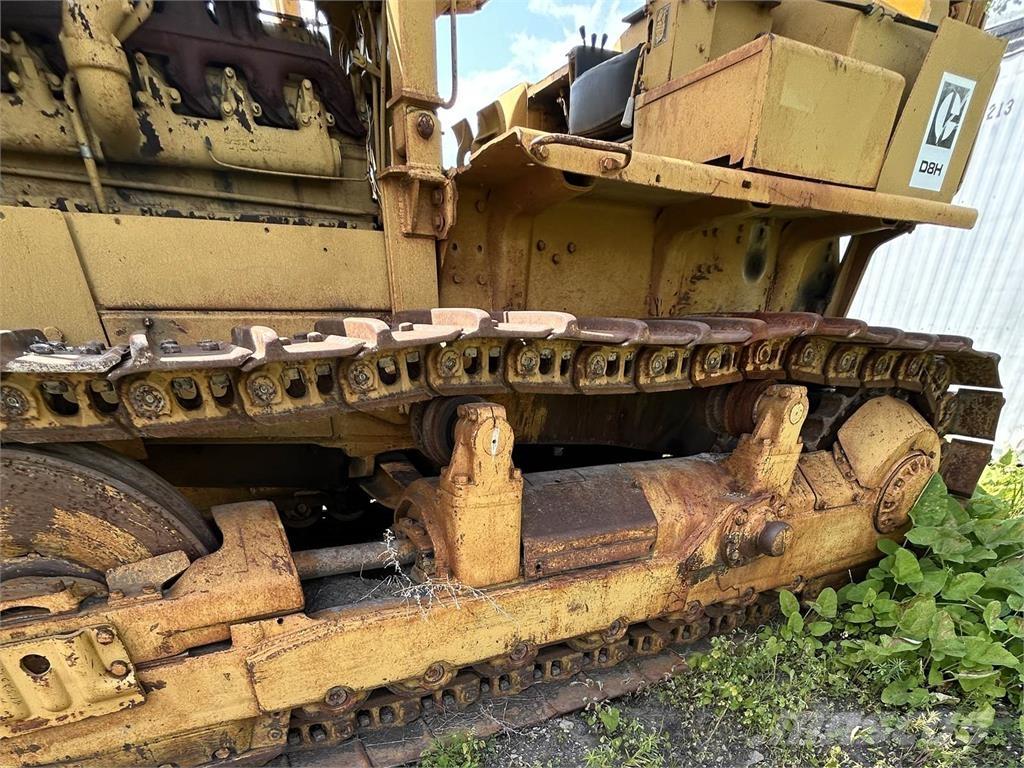 CAT D8H Buldozer sobre oruga