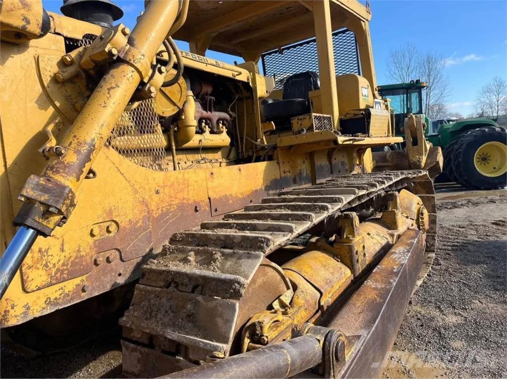 CAT D8H Buldozer sobre oruga