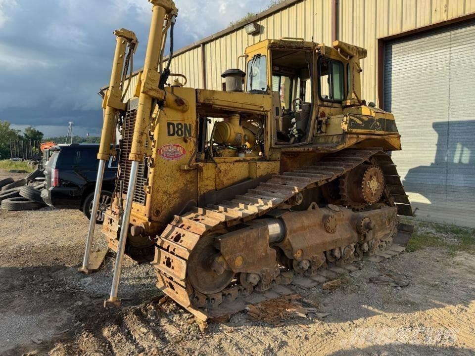 CAT D8N Buldozer sobre oruga