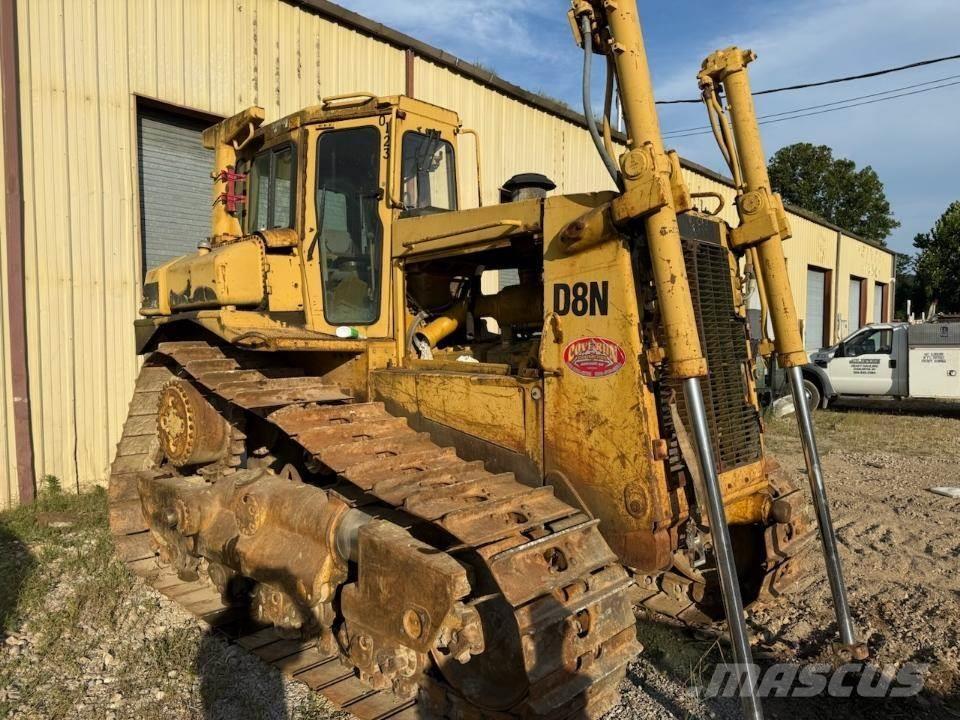 CAT D8N Buldozer sobre oruga