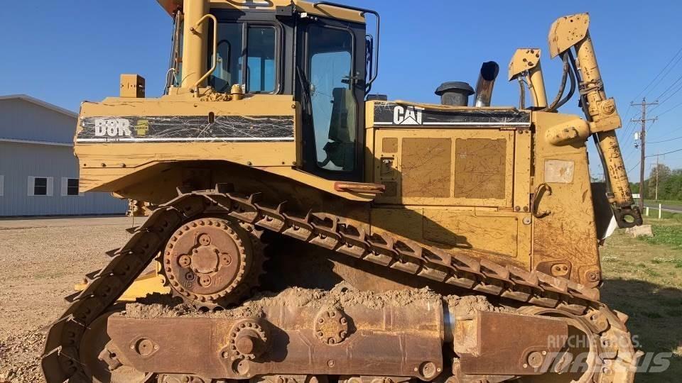 CAT D8R Buldozer sobre oruga