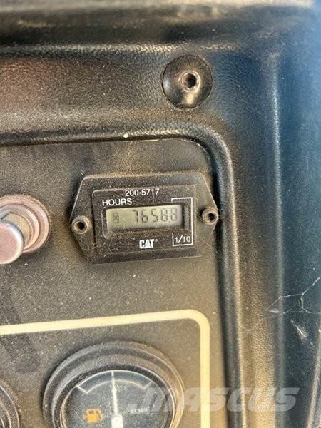 CAT D8R Buldozer sobre oruga